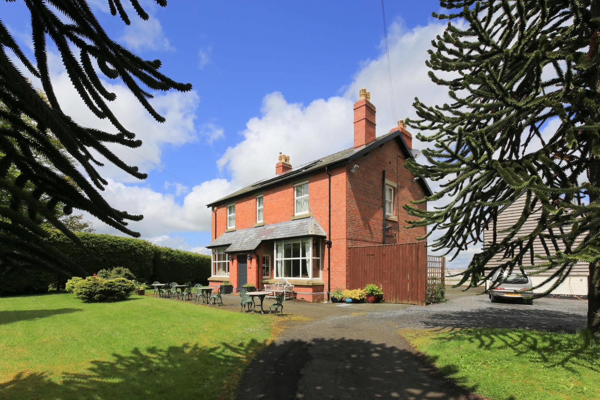 Hotel The Old Vicarage Dolfor Newtown  Exteriér fotografie